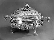 Soup tureen and cover