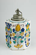 Spice jar with screwed pewter lid